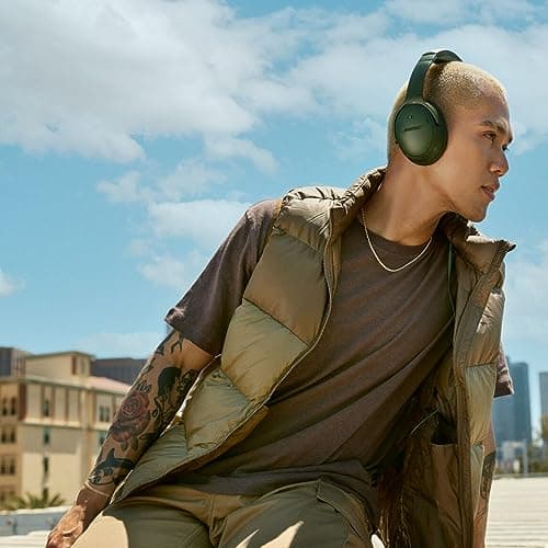 Bose New QuietComfort Wireless Noise Cancelling Headphones, Bluetooth Over Ear Headphones with Up to 24 Hours of Battery Life