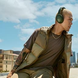 Bose New QuietComfort Wireless Noise Cancelling Headphones, Bluetooth Over Ear Headphones with Up to 24 Hours of Battery Life